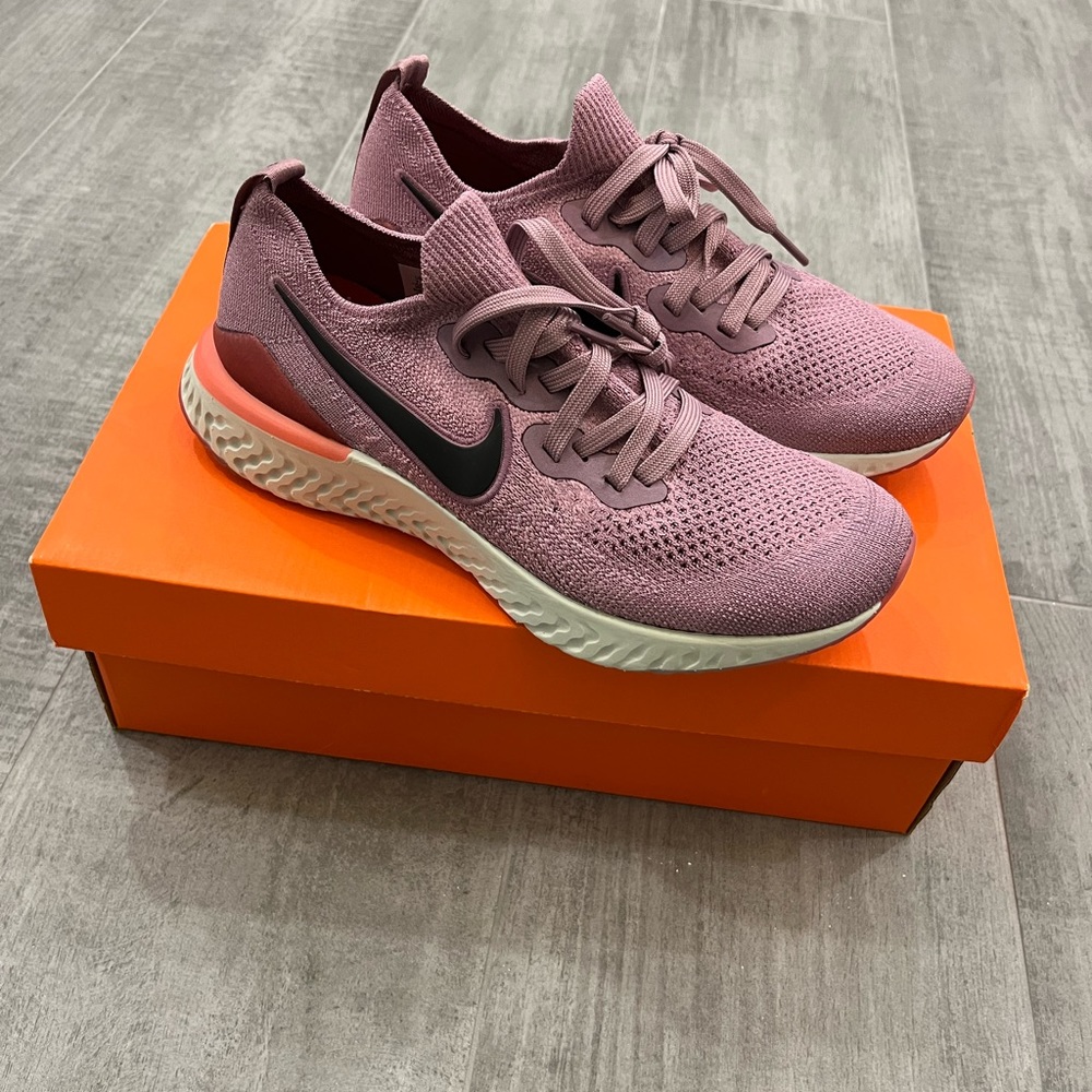 NWOT Nike Epic React Flyknit 2